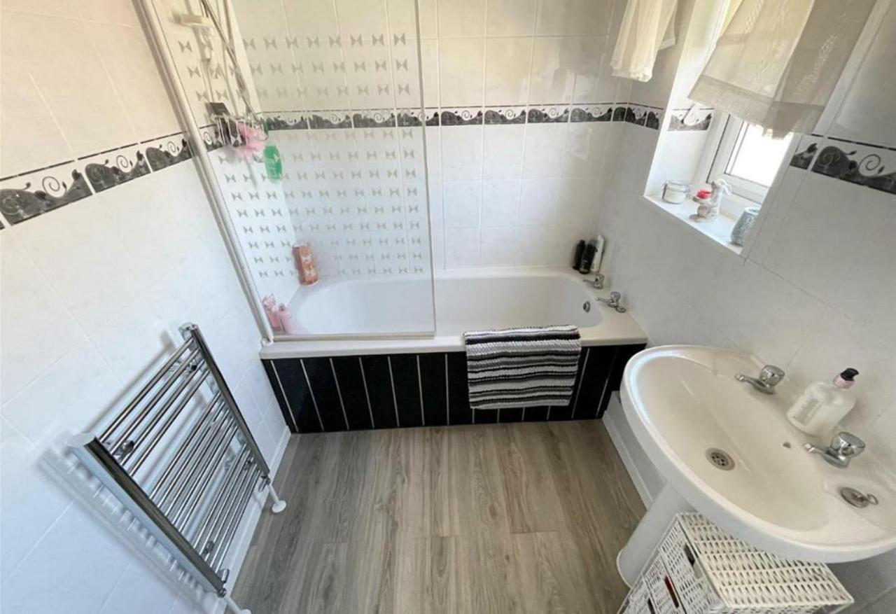 Lovely And Affordable House Closer To The Sea Χάρτλπουλ Εξωτερικό φωτογραφία